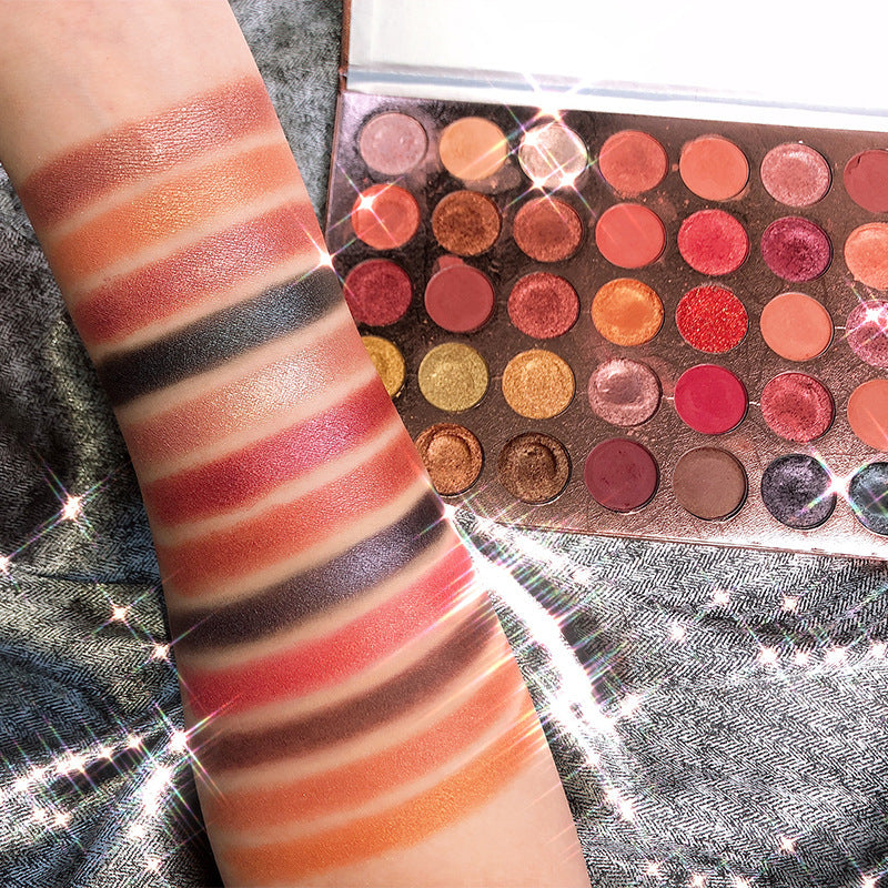 SG's Better Girl 35 color eyeshadow palette